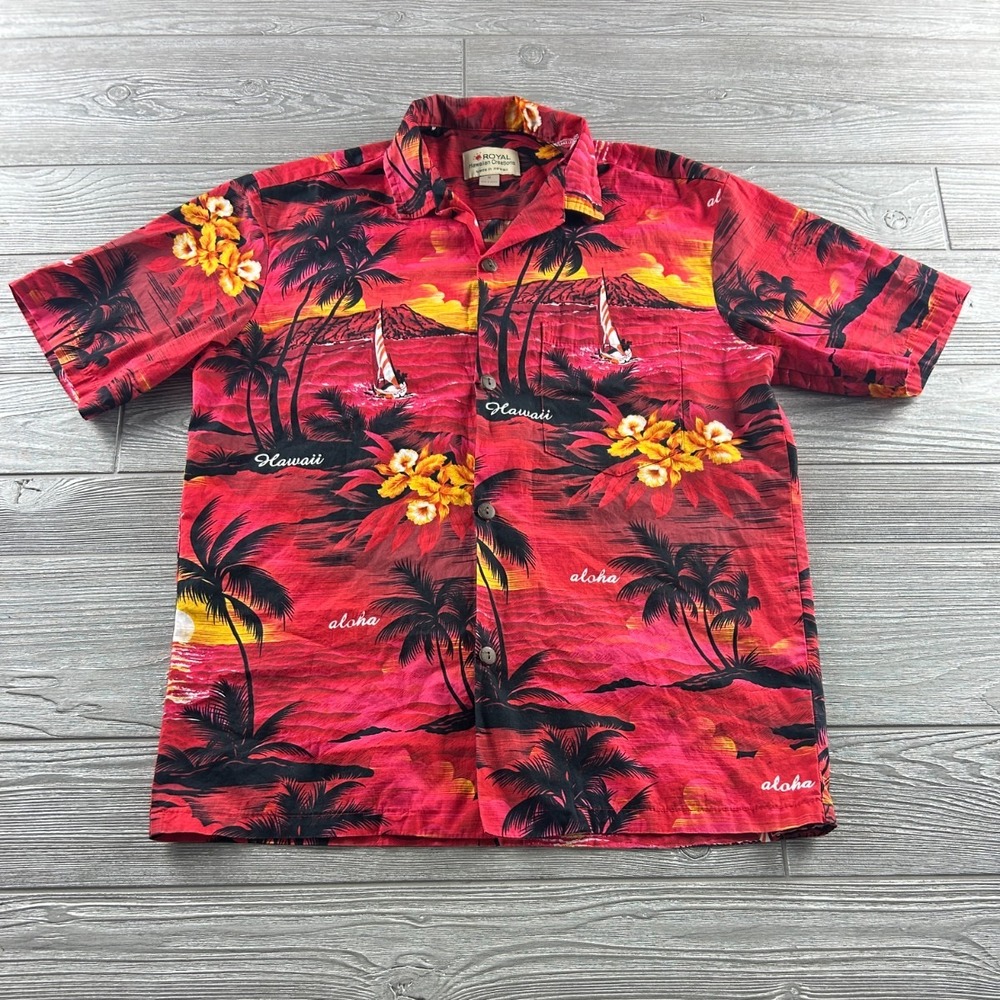 Royal Creations Shirt Mens Medium Red Floral Hawaiian Short Sleeve Button Up